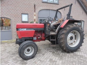 Farm tractor CASE IH 844: picture 1