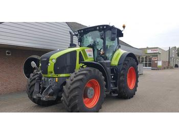 Farm tractor CLAAS Axion 920: picture 1