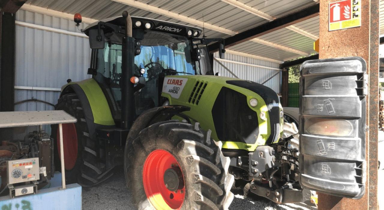 Farm tractor CLAAS arion 630 t4i: picture 2