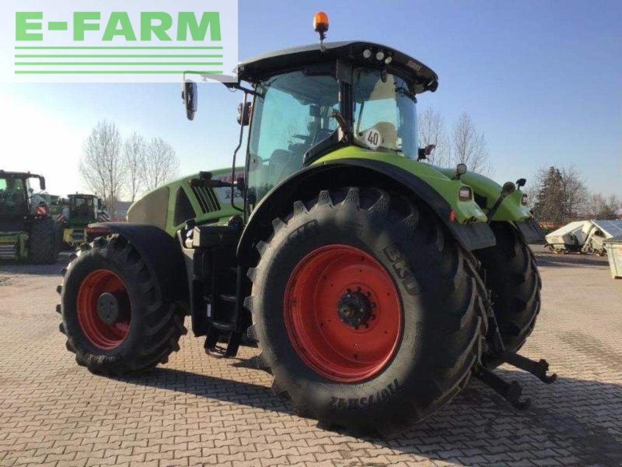 Farm tractor CLAAS axion 920: picture 6