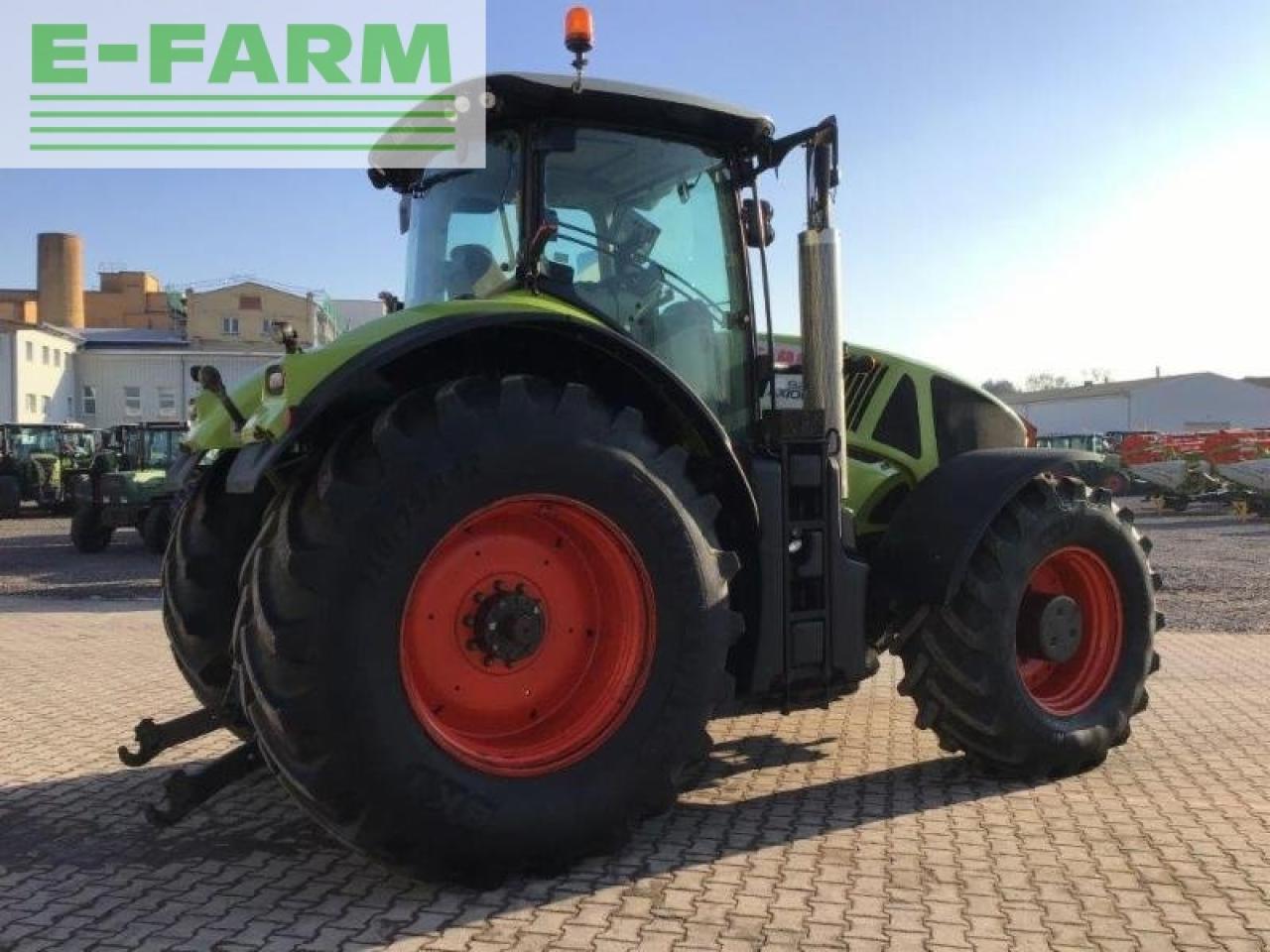 Farm tractor CLAAS axion 920: picture 4