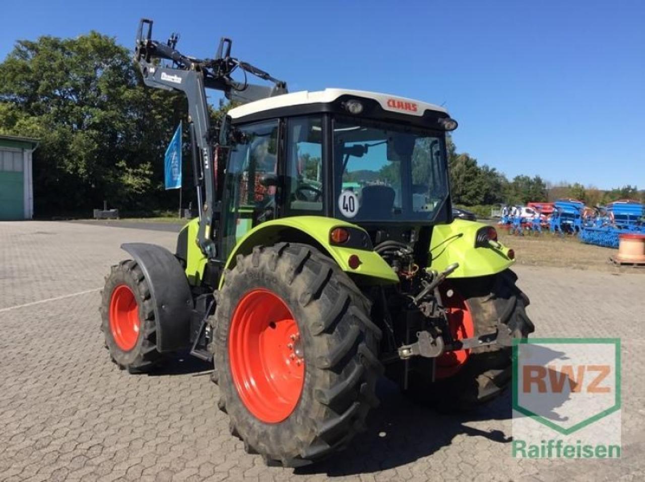 Farm tractor CLAAS axos 310 c: picture 5