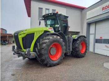 Farm tractor CLAAS xerion 5000: picture 1