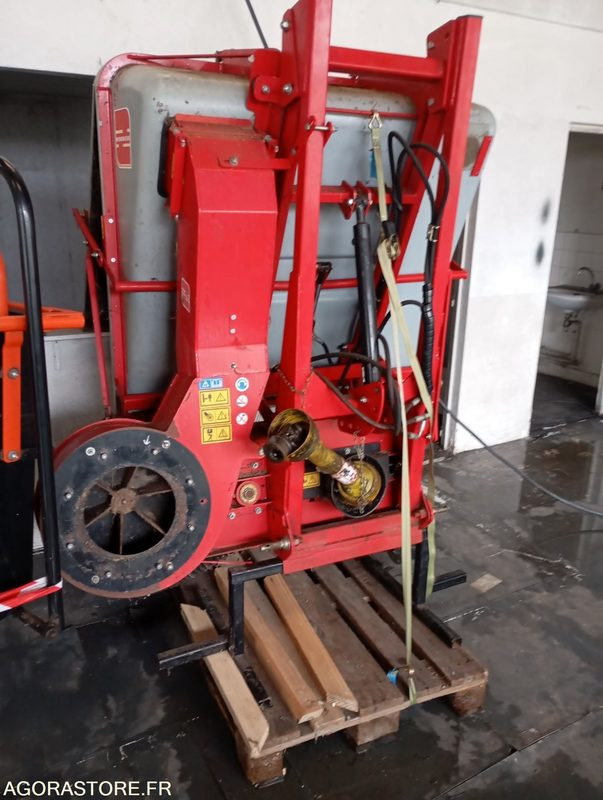 Agricultural machinery COLLECTEUR DE GAZON TURBO 790HD MORGNIEUX