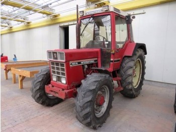 Farm tractor Case 745 XL: picture 1