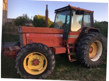 Farm tractor Case IH 1255: picture 1