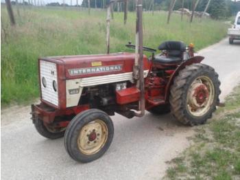 Farm tractor Case-IH 423: picture 1