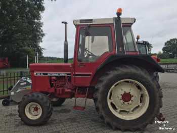 Farm tractor Case-IH 754XL: picture 1