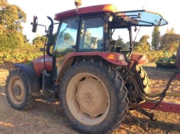 Farm tractor Case-IH JX100U: picture 1