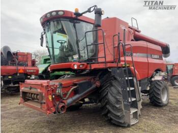 Combine harvester Case-IH axial-flow 8230 with grain and corn headers: picture 1