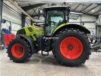 Farm tractor CLAAS Axion 810