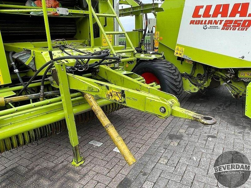 Agricultural machinery Claas Rollant 250 Roto Cut