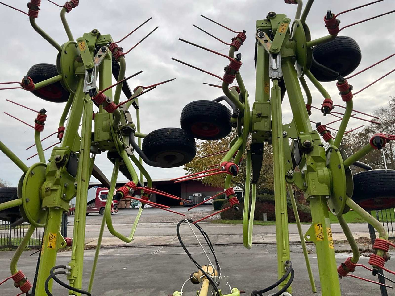 Agricultural machinery Claas Volto 900