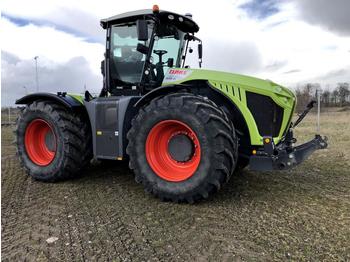 Farm tractor Claas XERION 4000: picture 1