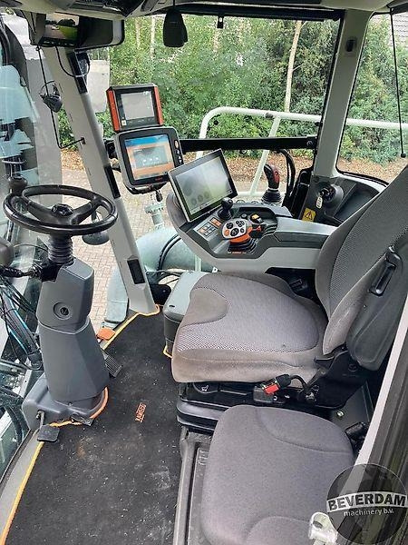 Agricultural machinery Claas Xerion 4200 & Kaweco Saddle Trac 16m3