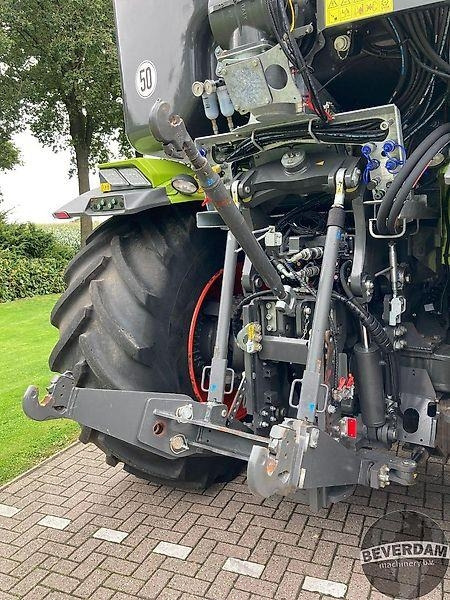 Agricultural machinery Claas Xerion 4200 & Kaweco Saddle Trac 16m3