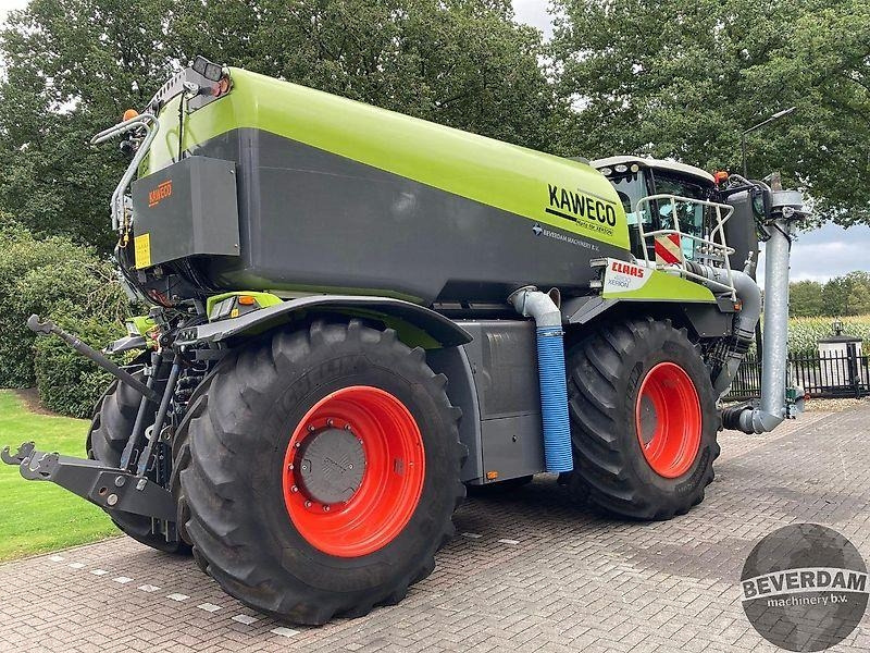 Agricultural machinery Claas Xerion 4200 & Kaweco Saddle Trac 16m3