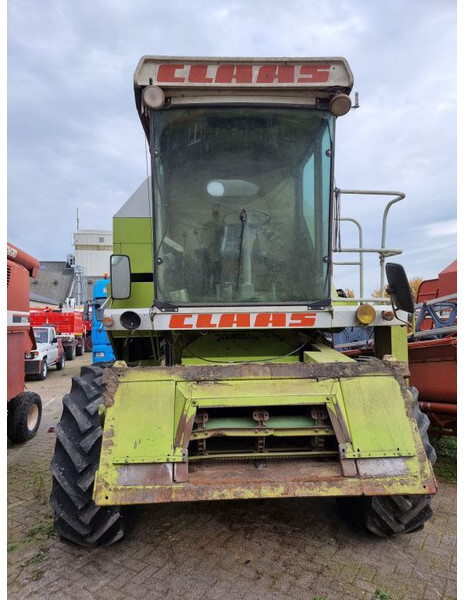 Combine harvester Claas 68s