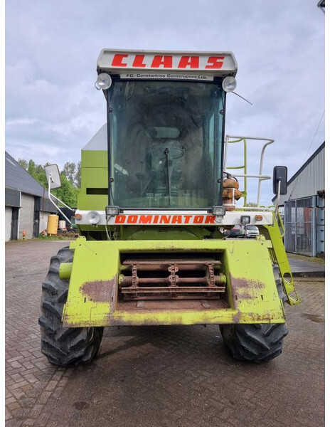 Combine harvester Claas Dominator 68s