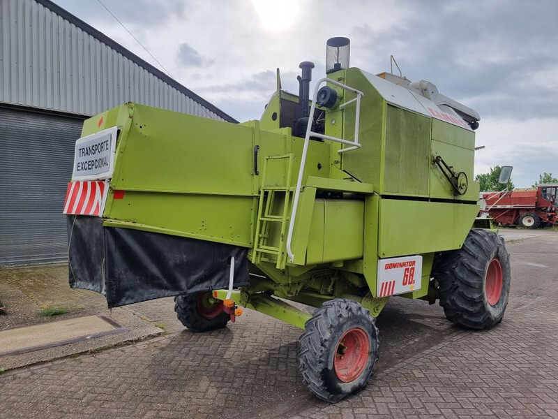 Combine harvester Claas Dominator 68s