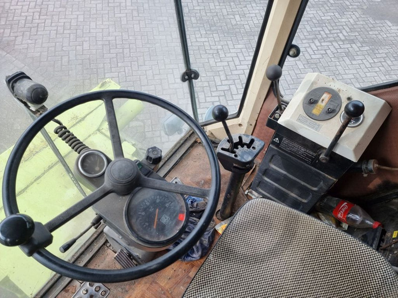 Combine harvester Claas Dominator 68s