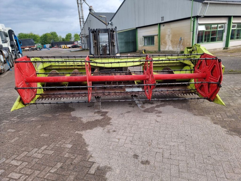 Combine harvester Claas Dominator 68s