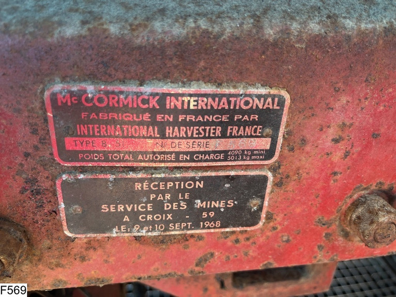 Combine harvester International 851 Mc Cormick International 851