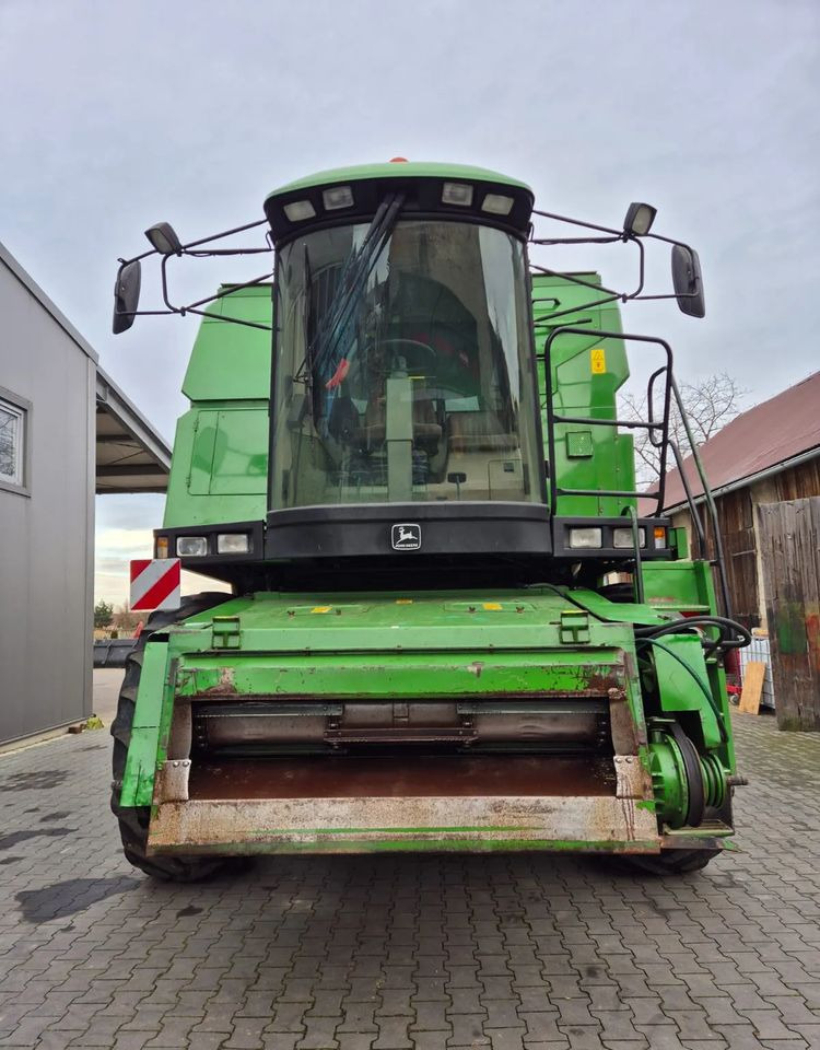 Combine harvester John Deere 2066