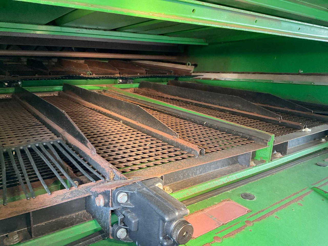 Combine harvester John Deere T670