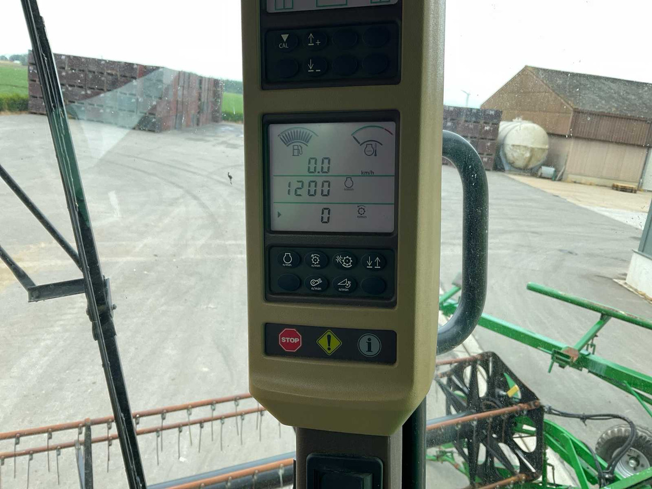 Combine harvester John Deere T670