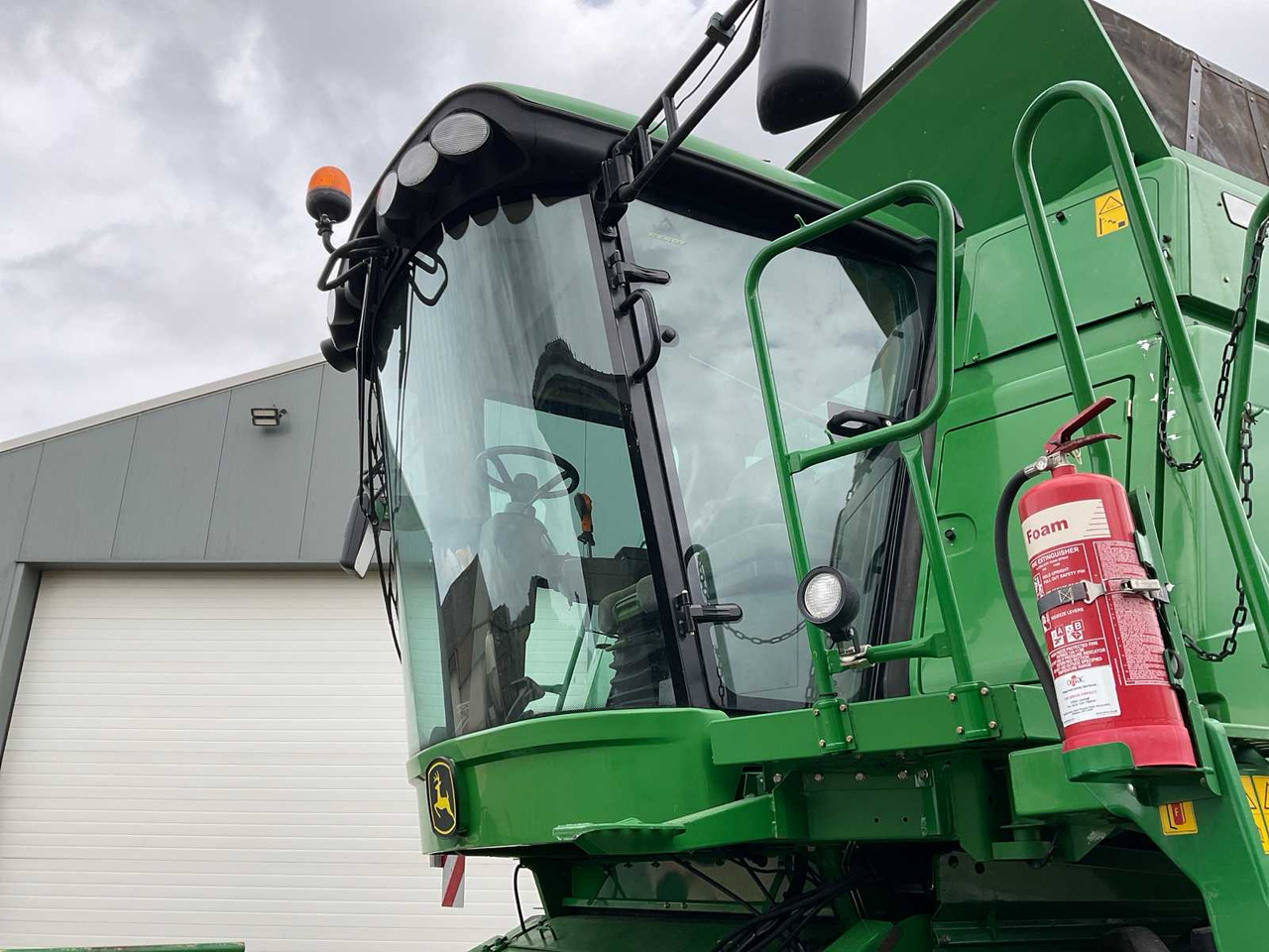 Combine harvester John Deere T670