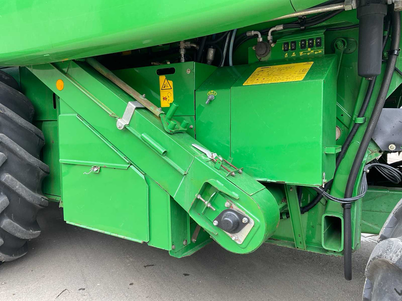 Combine harvester John Deere T670