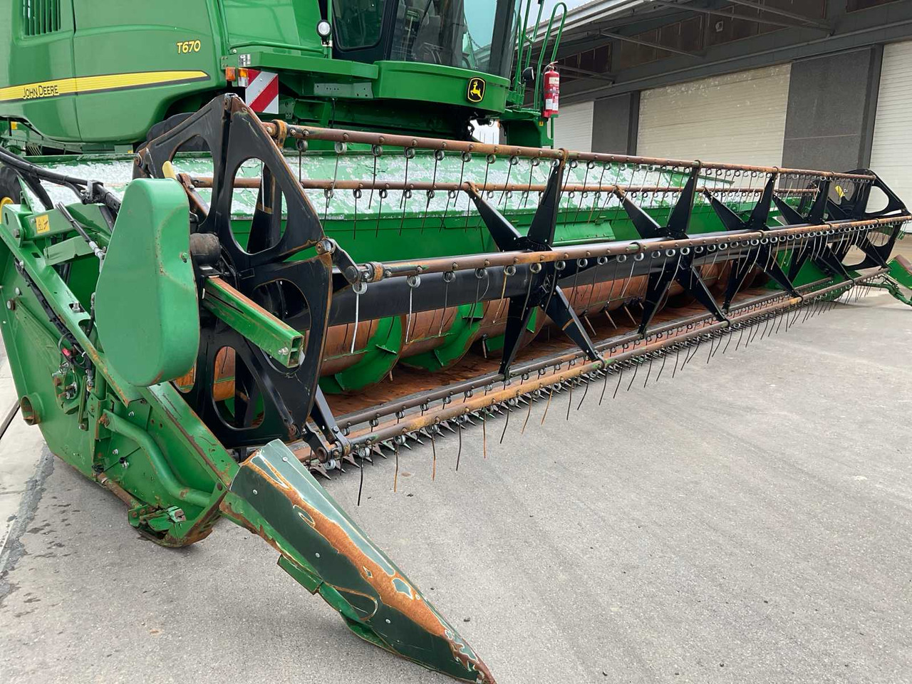 Combine harvester John Deere T670