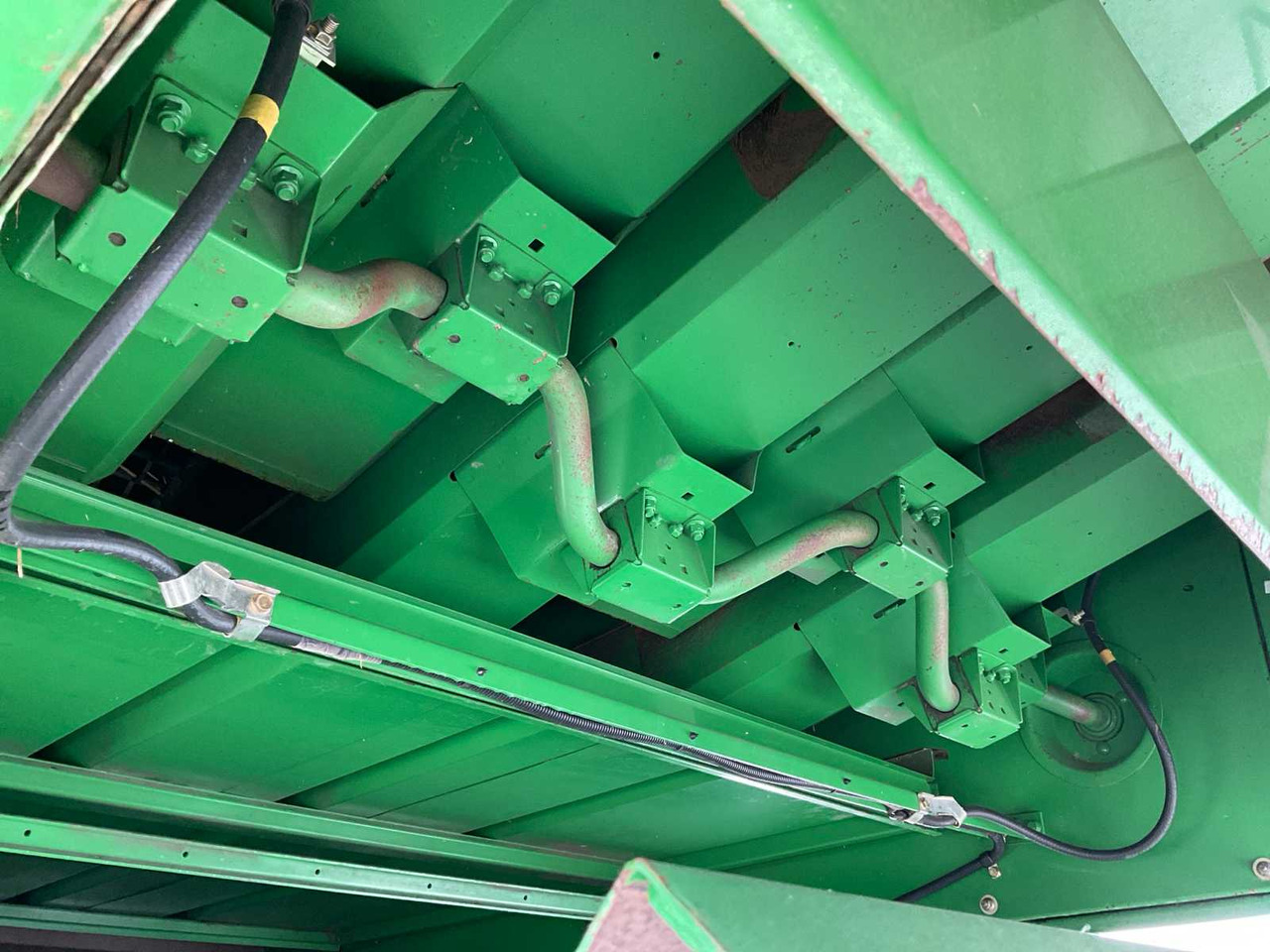 Combine harvester John Deere T670