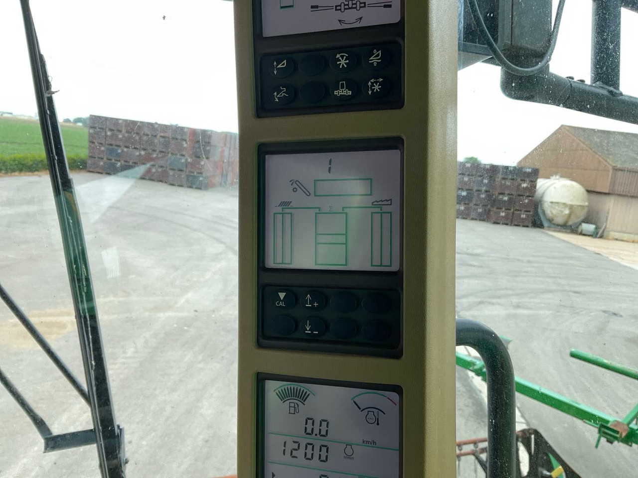 Combine harvester John Deere T670