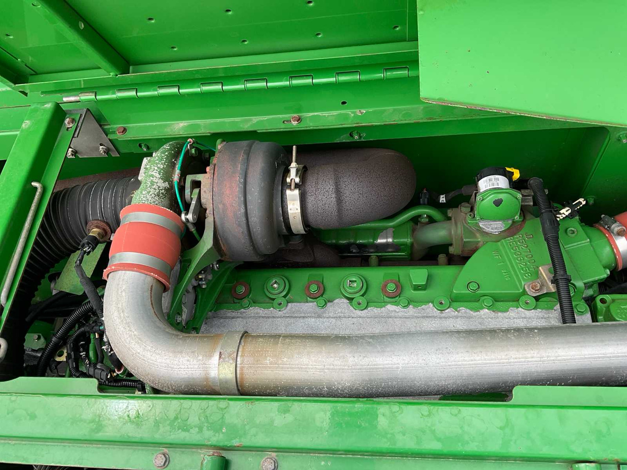 Combine harvester John Deere T670