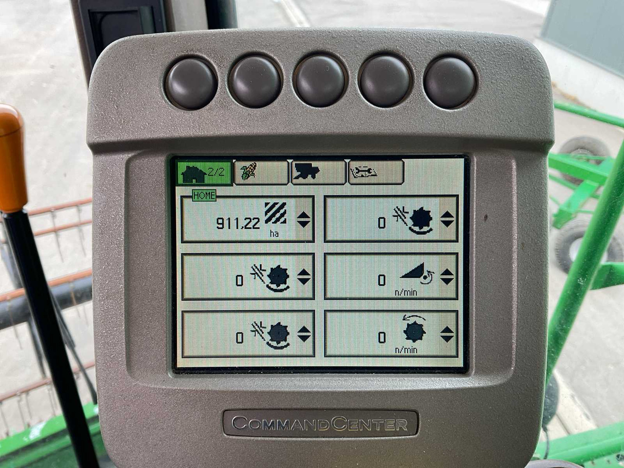 Combine harvester John Deere T670