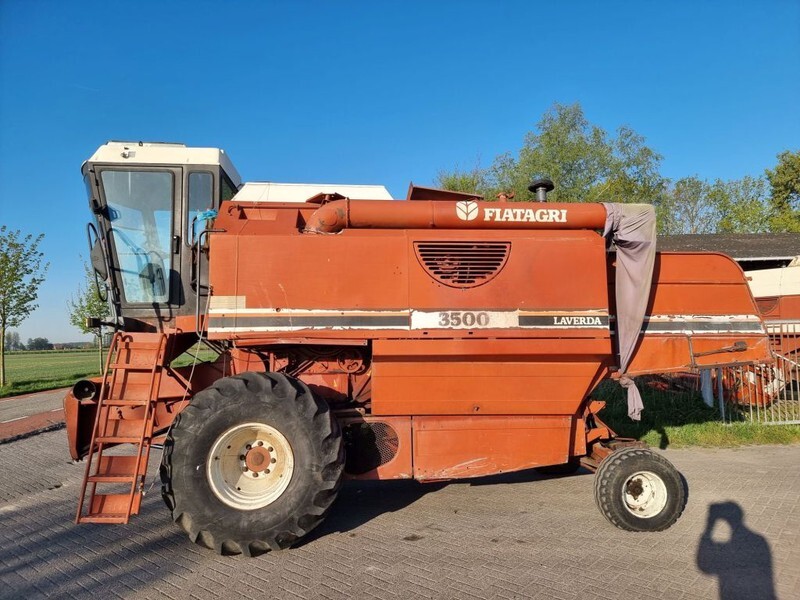 Combine harvester Laverda 3500