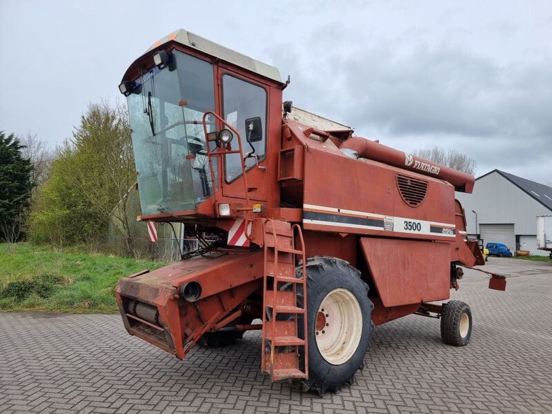 Combine harvester Laverda 3500