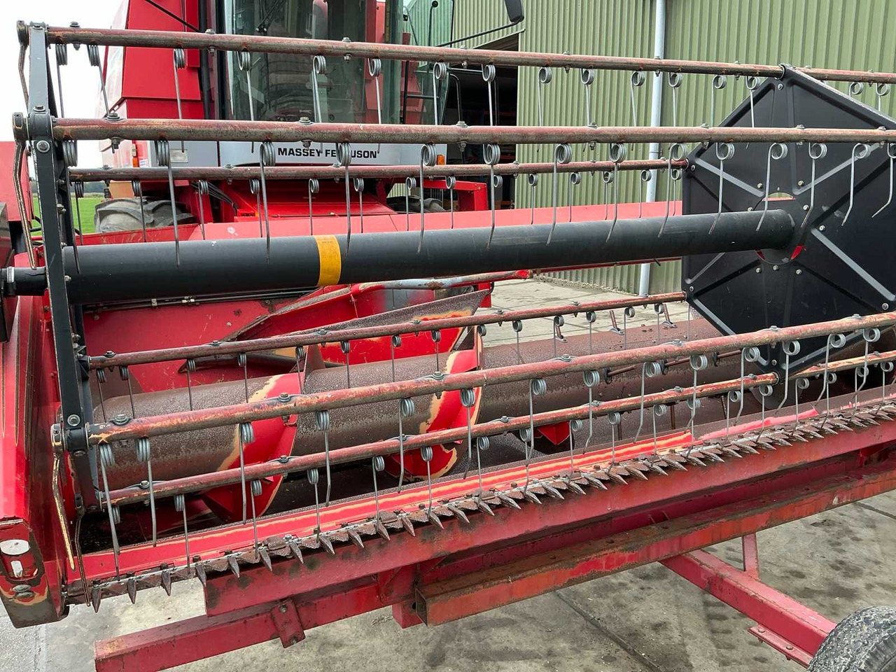 Combine harvester Massey ferguson MF30