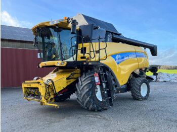 New Holland CX860 - combine harvester