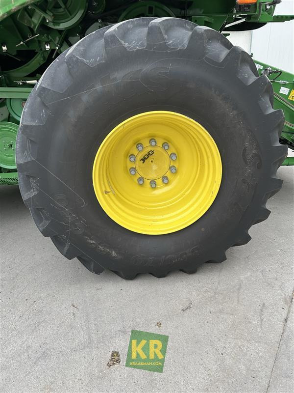 Combine harvester T660 John Deere