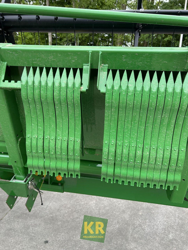 Combine harvester T660 John Deere