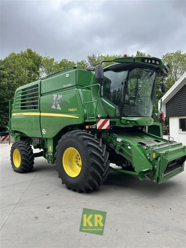 Combine harvester T660 John Deere