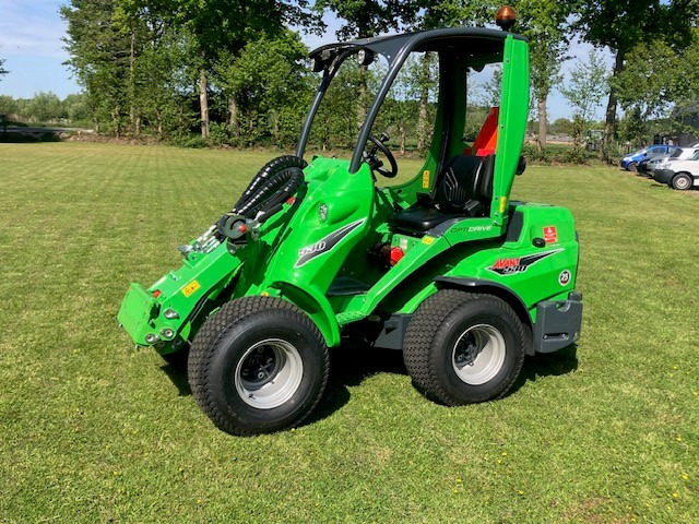 Compact loader AVANT 530 TDL