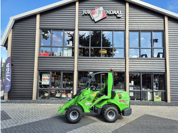 Compact loader  AVANT 735I
