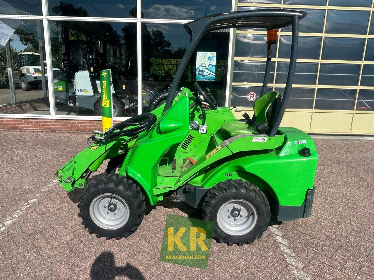 Compact loader Avant 420