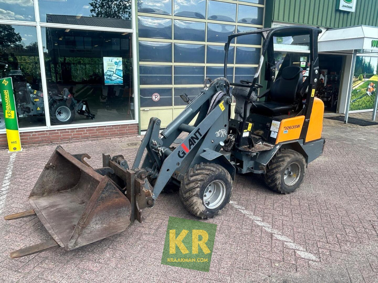 Compact loader D263SW Giant