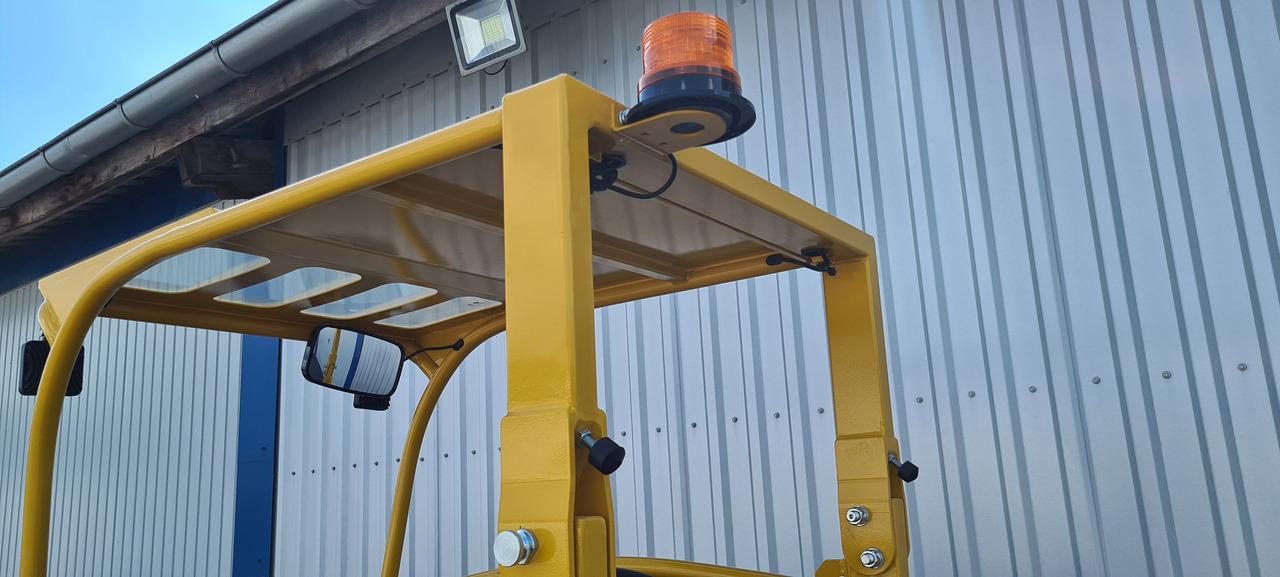 Compact loader Eurotrac W10 Radlader Hoflader