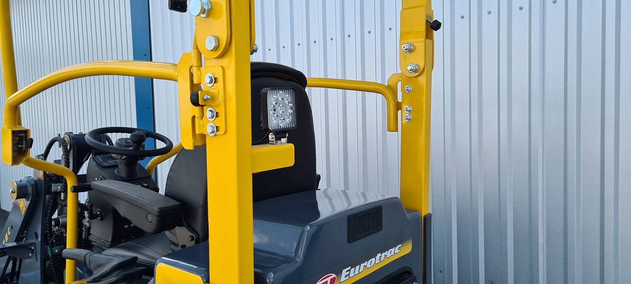 Compact loader Eurotrac W10 Radlader Hoflader
